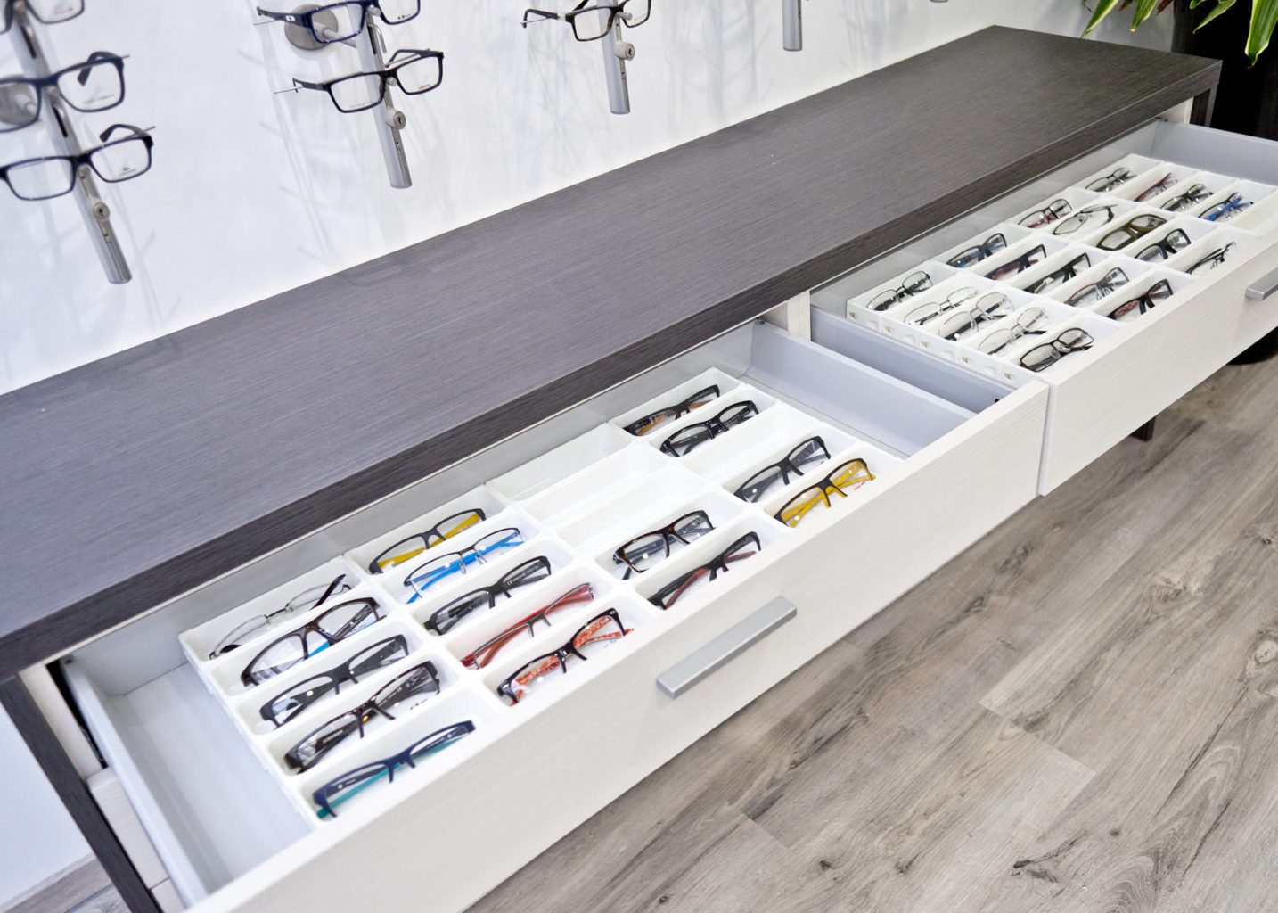 OPTICIEN